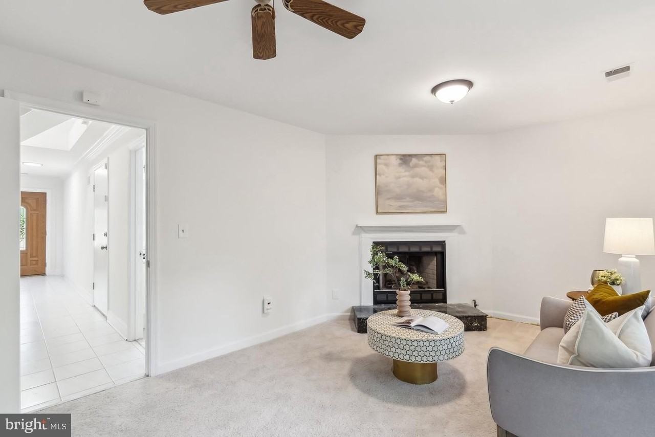 695 W Glebe Rd - Photo 7 of 35