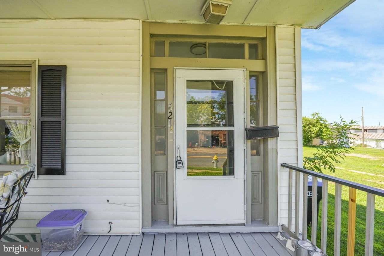 621 Lafayette Blvd #B - Photo 4 of 19