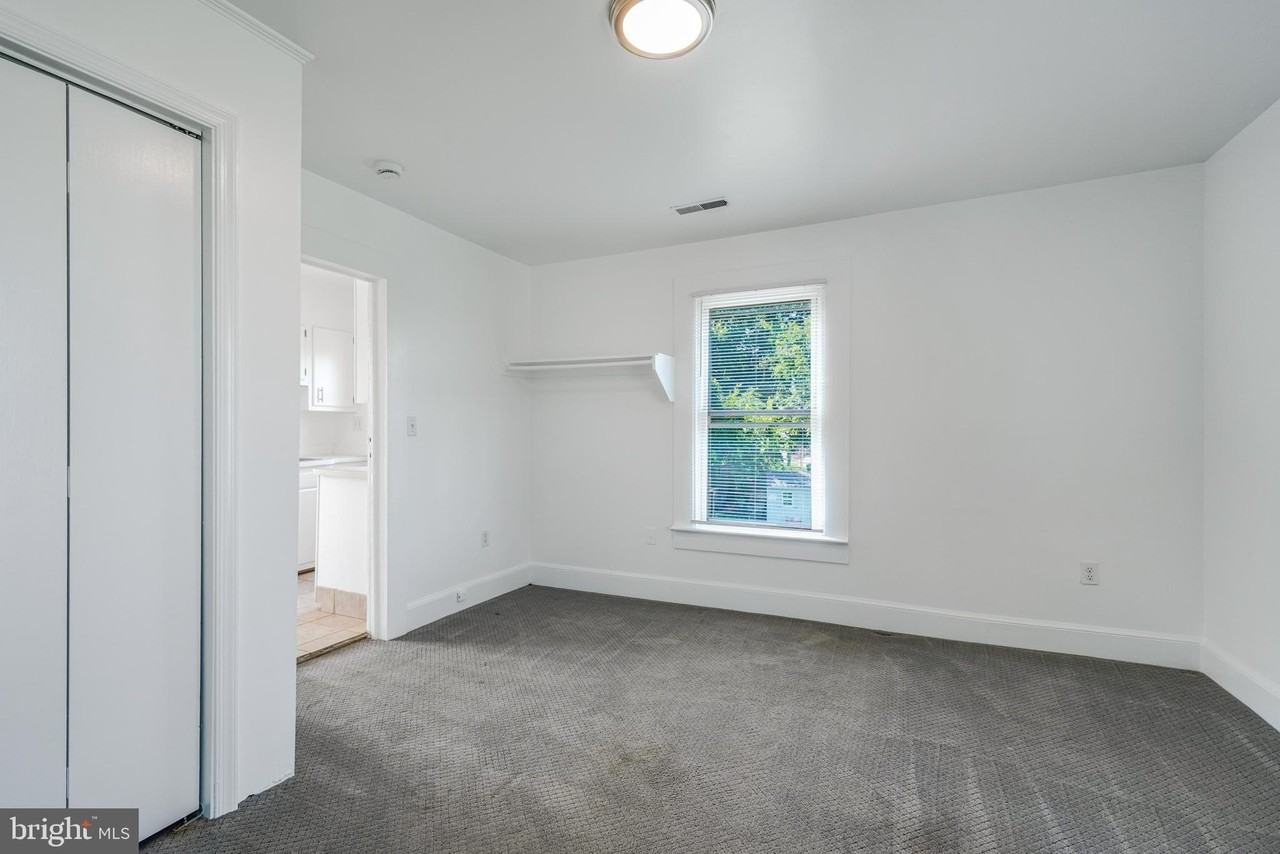 621 Lafayette Blvd #B - Photo 6 of 19