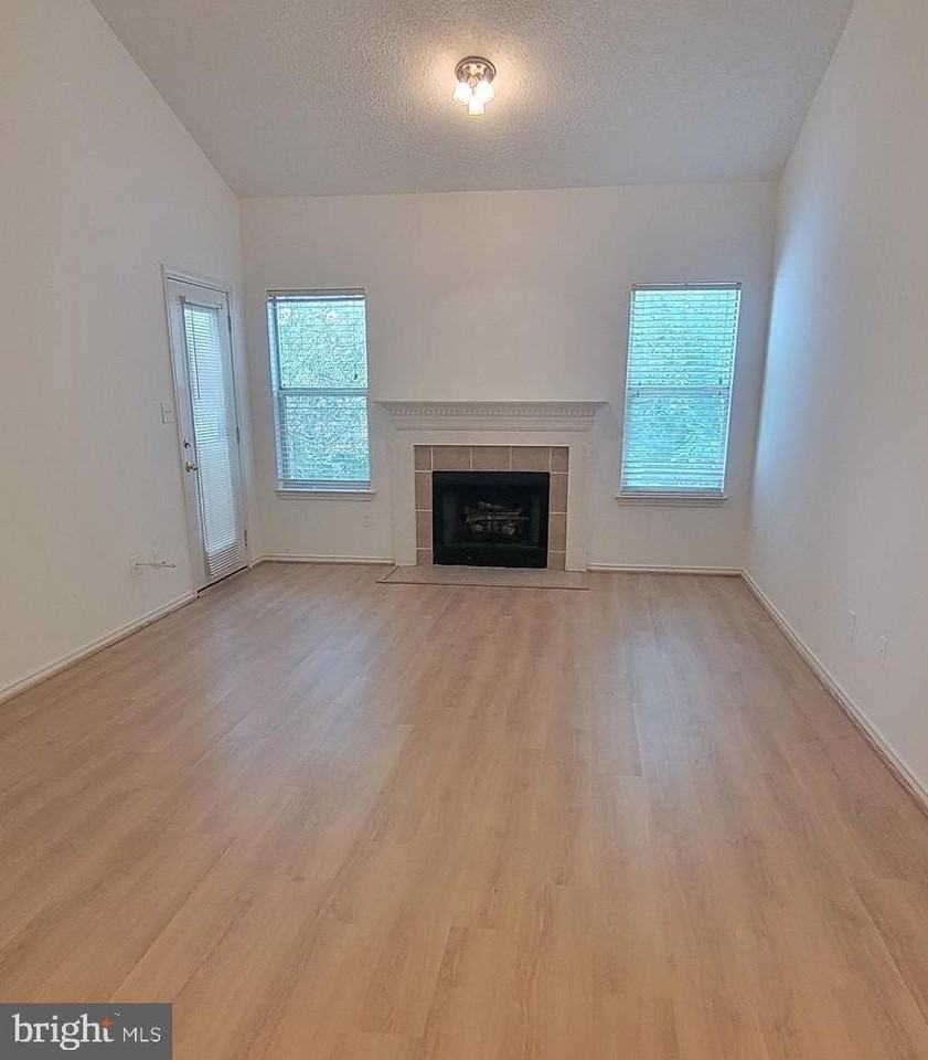 4401 Sedgehurst Dr #303 - Photo 3 of 13