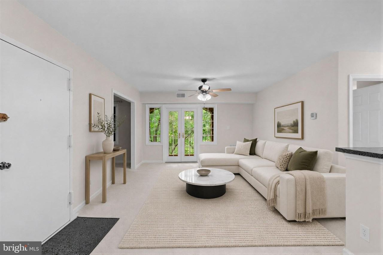 8110 Colony Point Rd #H - Photo 4 of 26