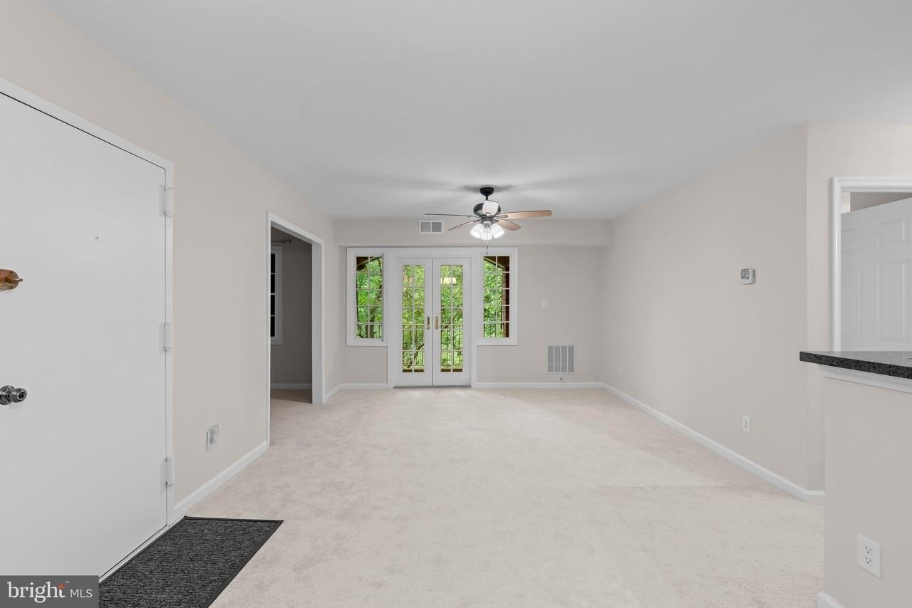 8110 Colony Point Rd #H - Photo 5 of 26