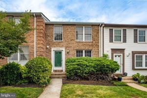 featured image of 7998 Tyson Oaks Cir