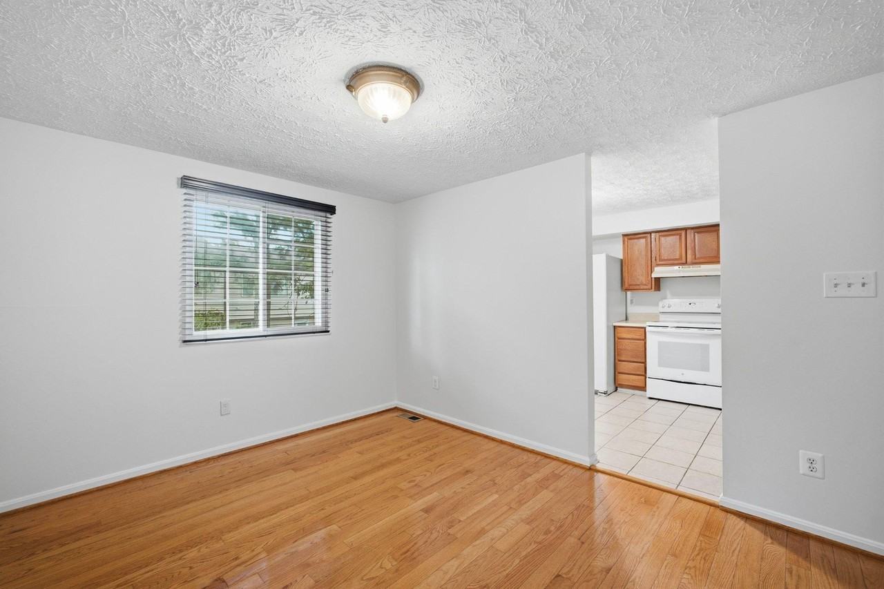 7998 Tyson Oaks Cir - Photo 6 of 17