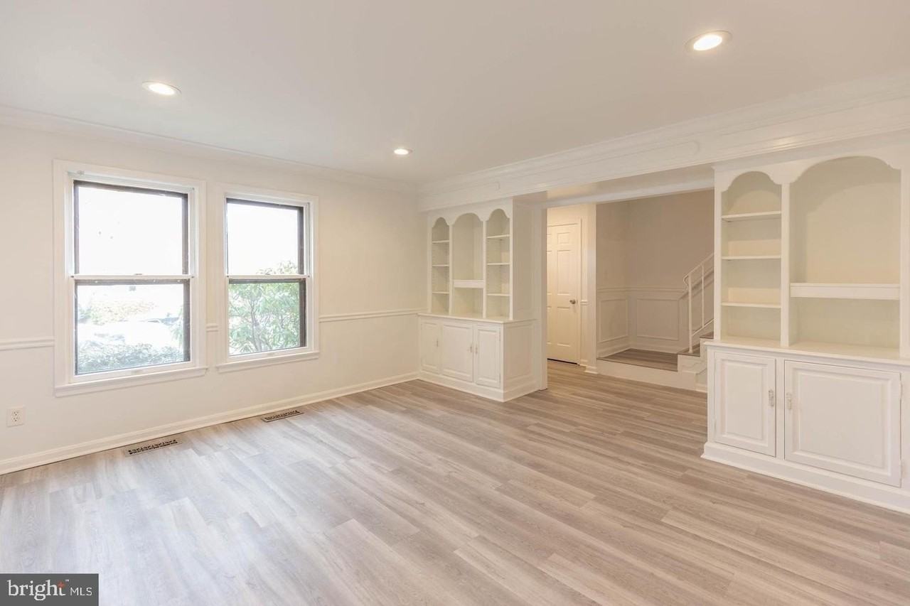 9311 Marycrest St - Photo 3 of 30
