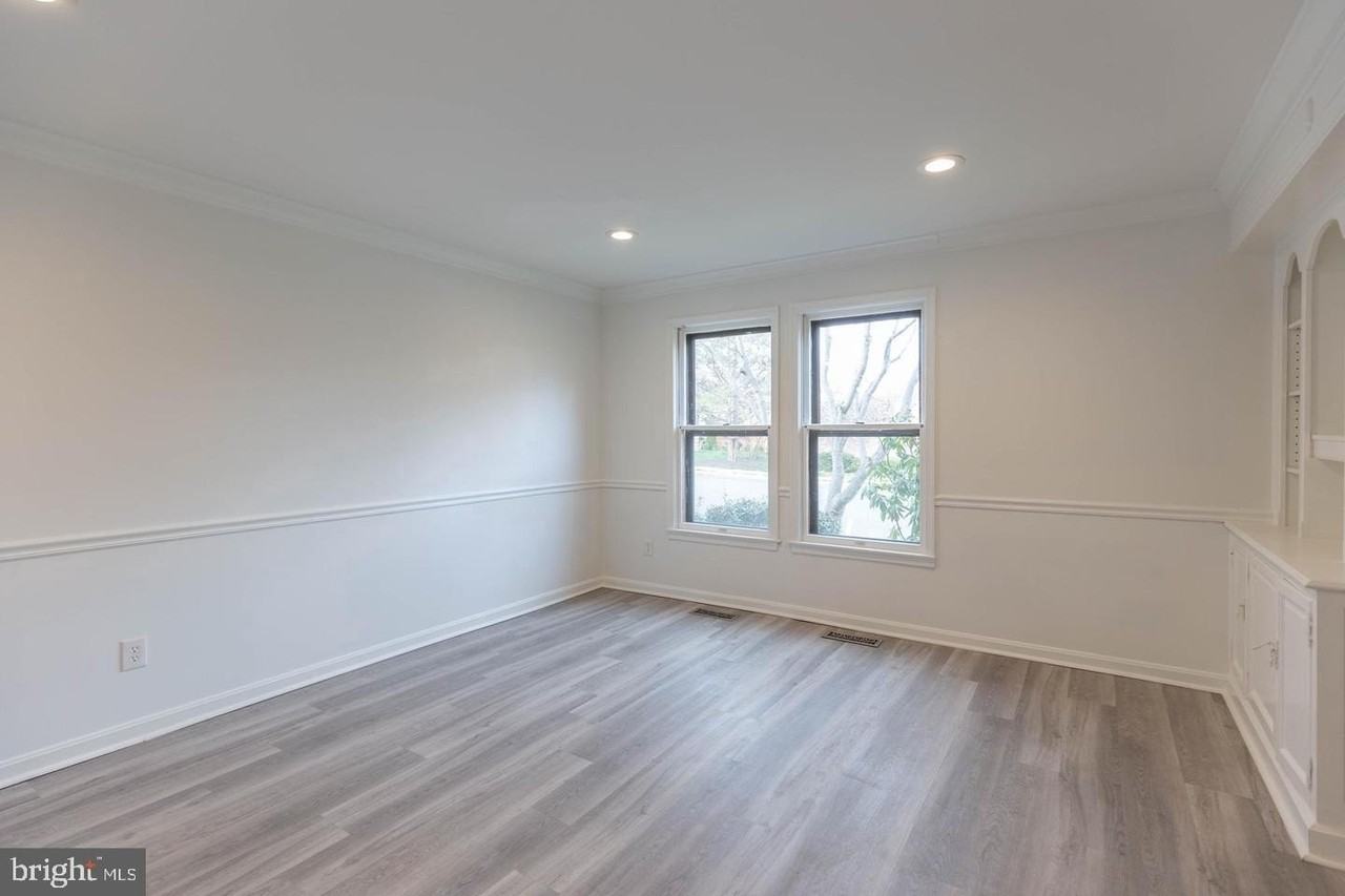 9311 Marycrest St - Photo 4 of 30