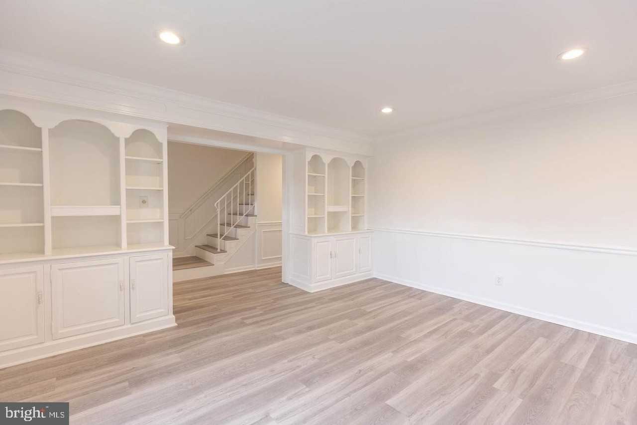 9311 Marycrest St - Photo 6 of 30