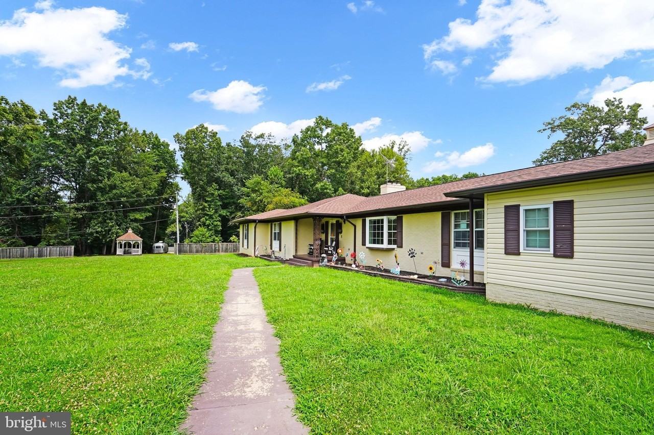 13019 Canova Dr - Photo 2 of 49