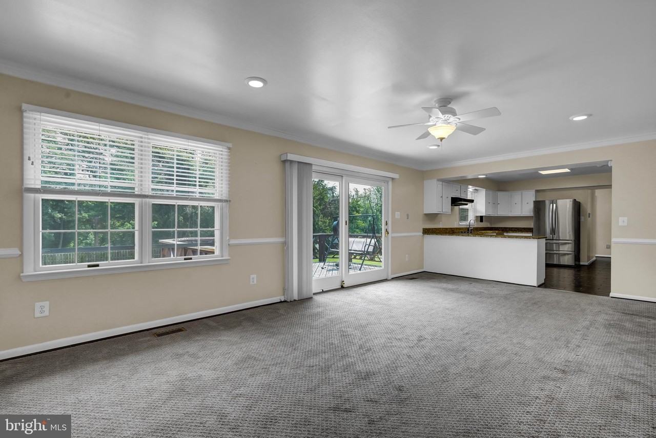 13019 Canova Dr - Photo 5 of 49