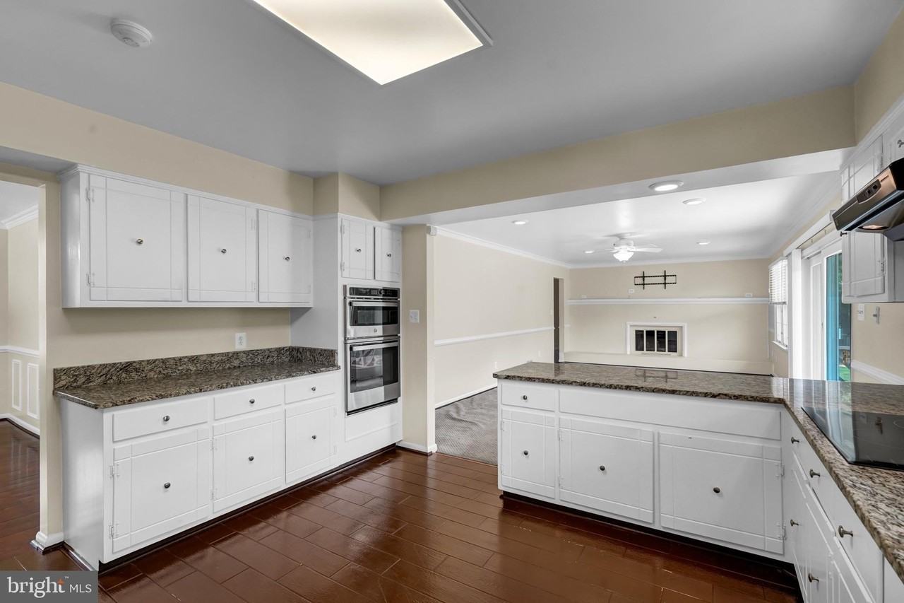 13019 Canova Dr - Photo 7 of 49