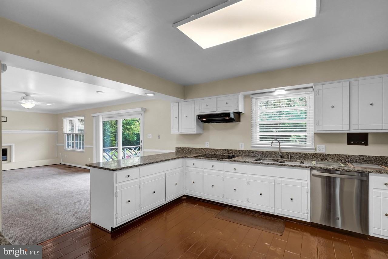 13019 Canova Dr - Photo 6 of 49