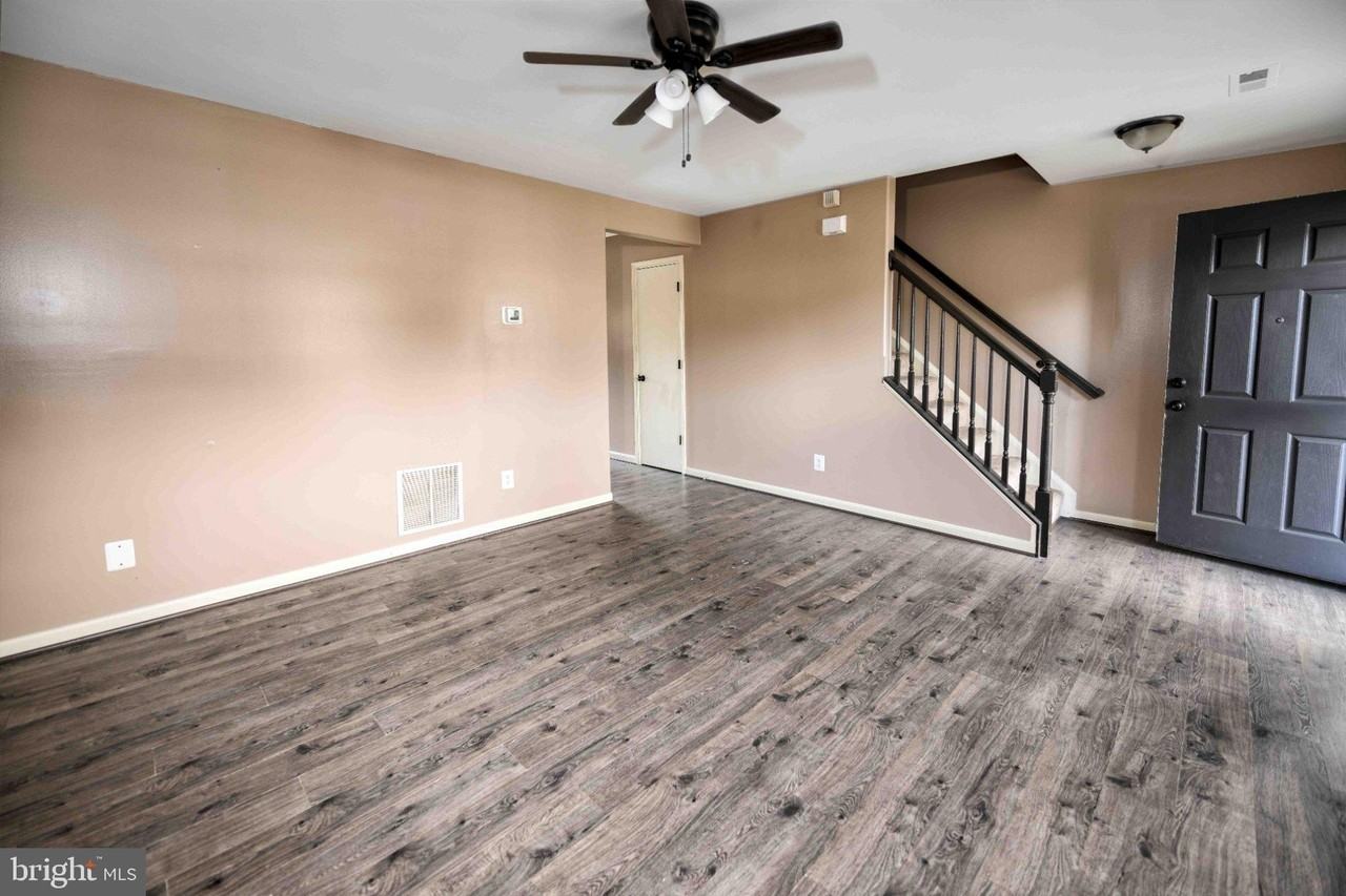 9925 Matti Hill Ct - Photo 7 of 11