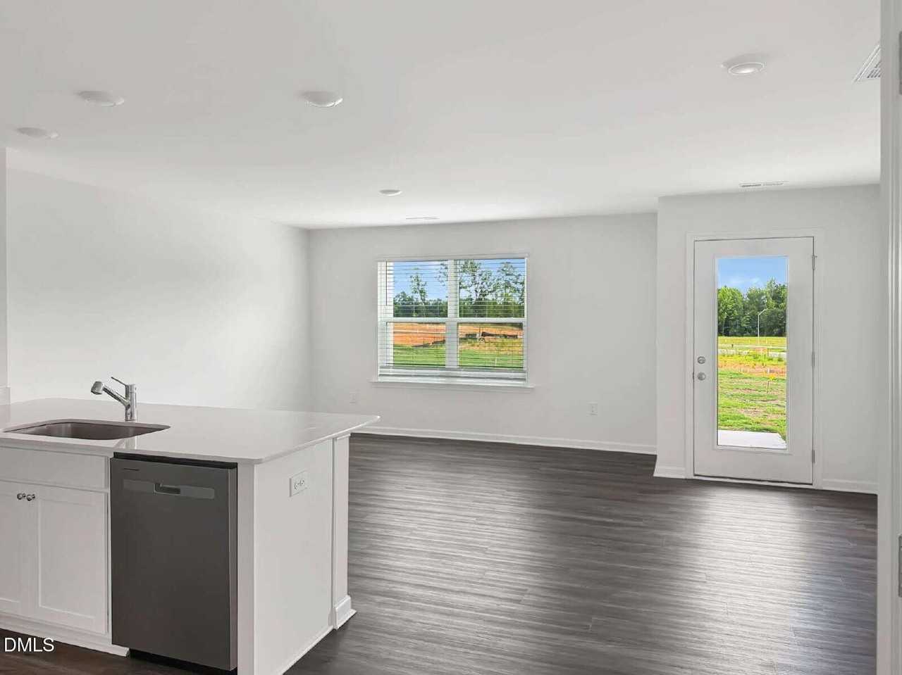 108 Clementine St - Photo 6 of 28