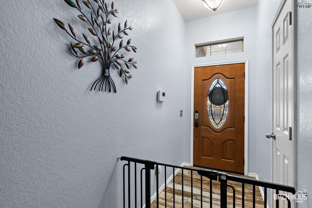 2 Evington Ct - Photo 3 of 30