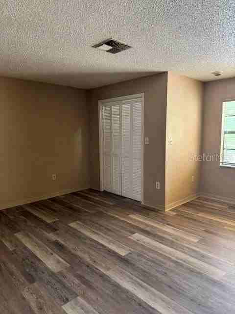 8559 Pilgrim Ct - Photo 5 of 37