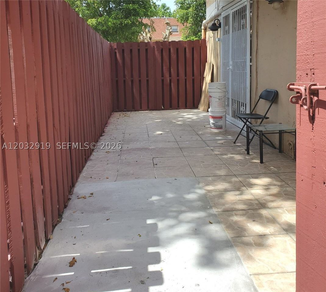250 Nw 107th Ave #106 - Photo 3 of 18