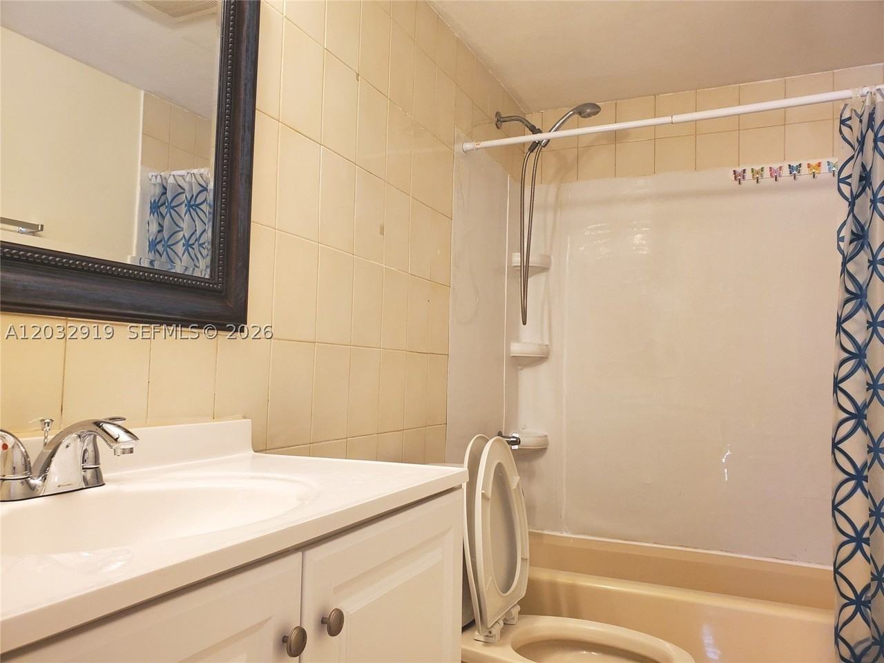 250 Nw 107th Ave #106 - Photo 6 of 18