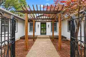 featured image of 315 E Fairway Ln