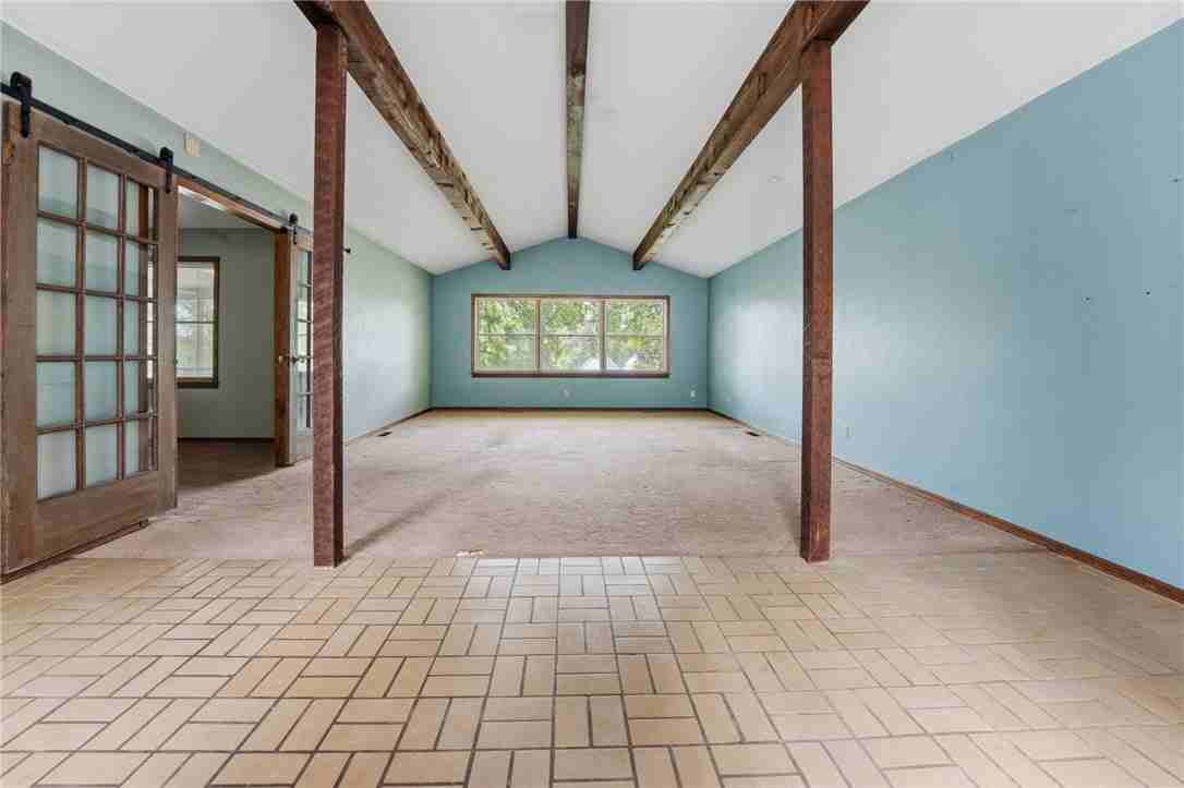 315 E Fairway Ln - Photo 4 of 34