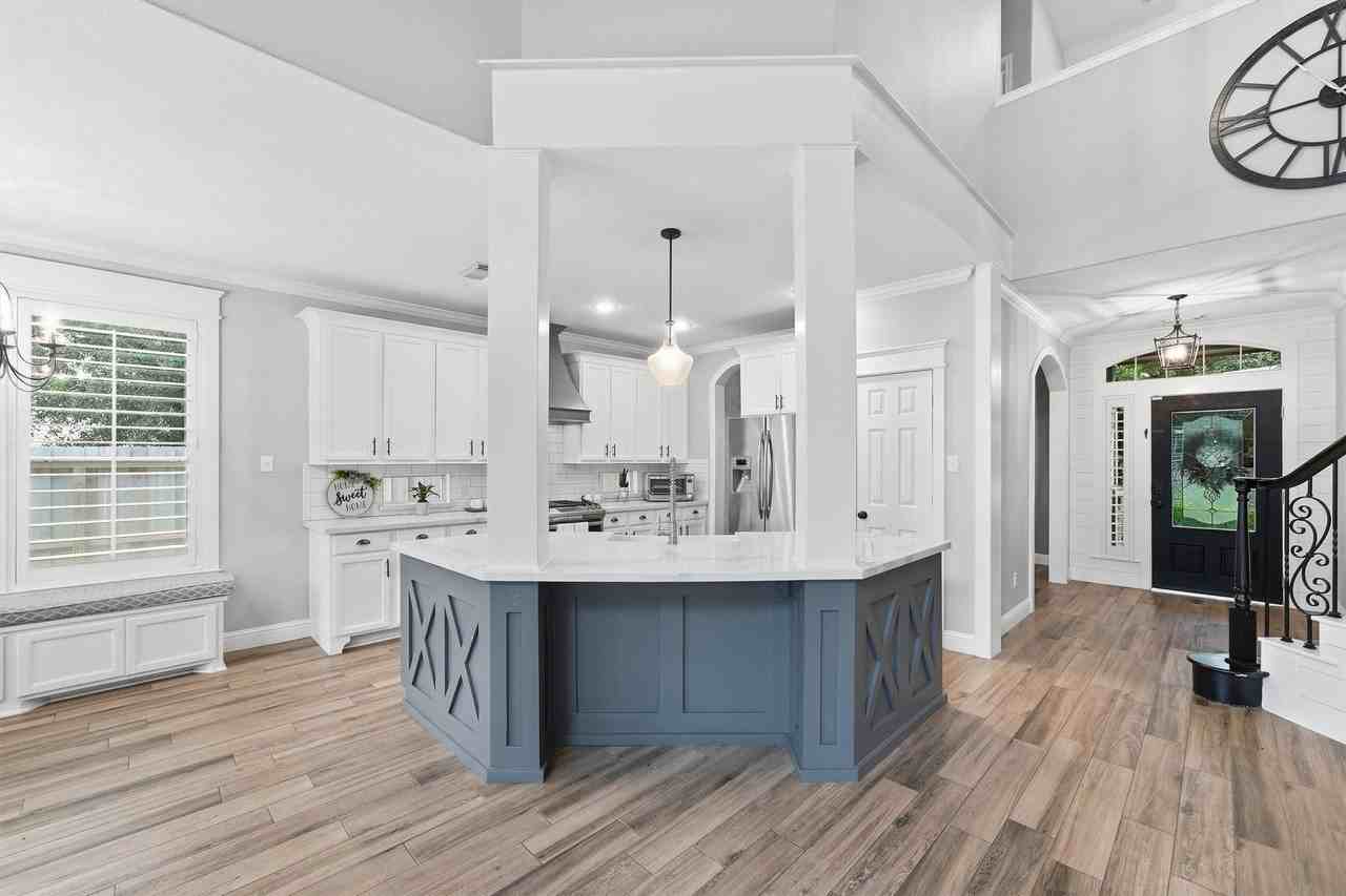 15815 Mossy Shores Ct - Photo 4 of 29