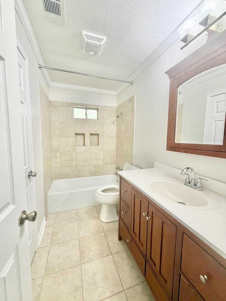 1947 Southland Ct #1 - Photo 7 of 12