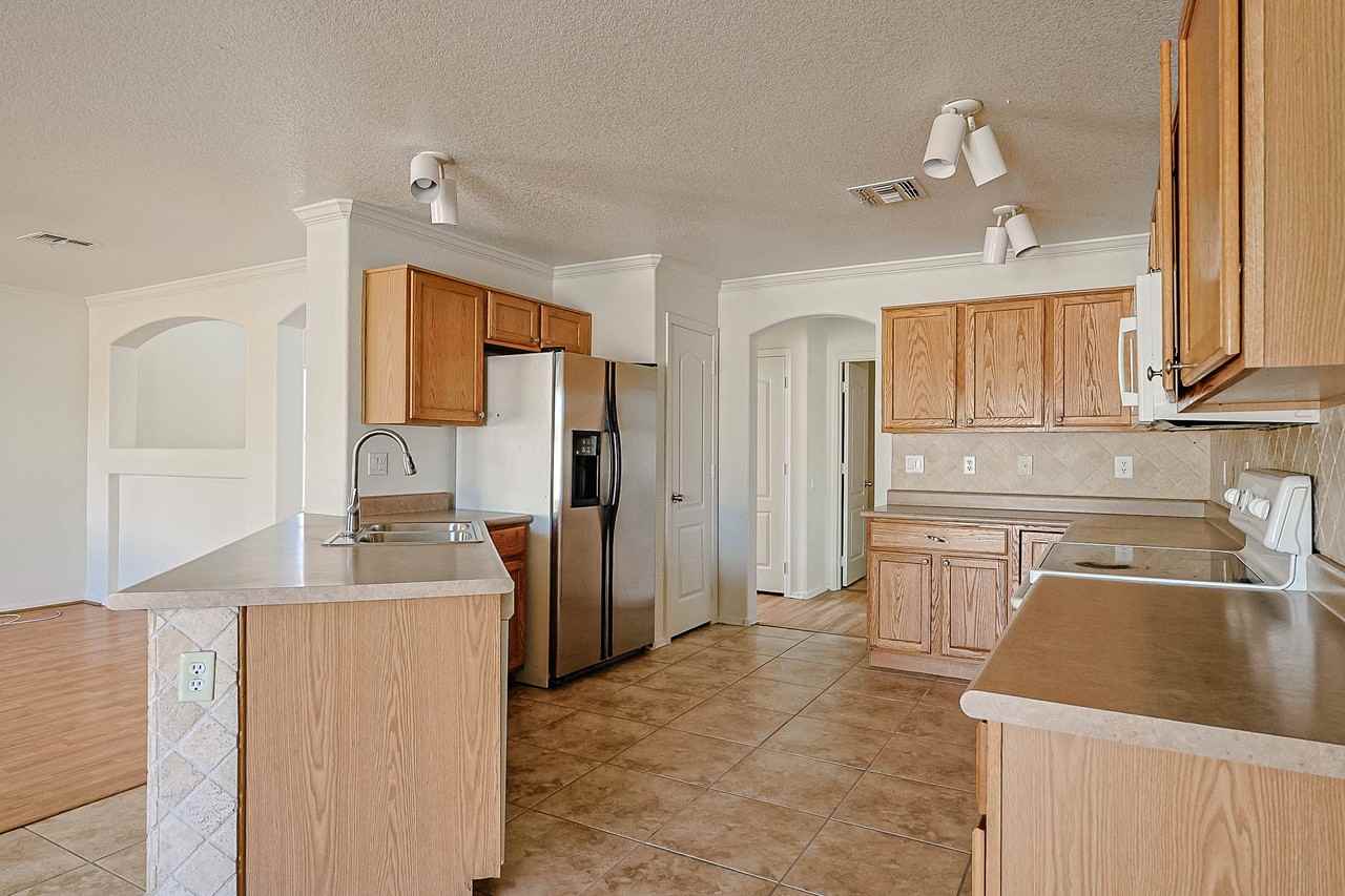 3225 N 130th Ave #1 - Photo 3 of 33