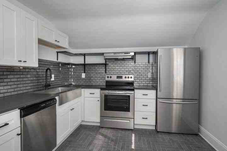 2730 Dakota Ave #B - Photo 2 of 16