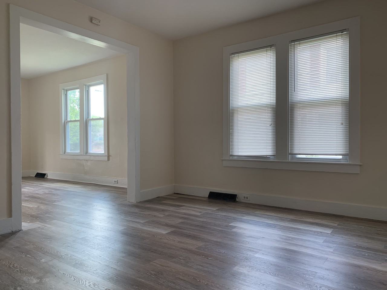 1009 Broad St #L - Photo 5 of 11