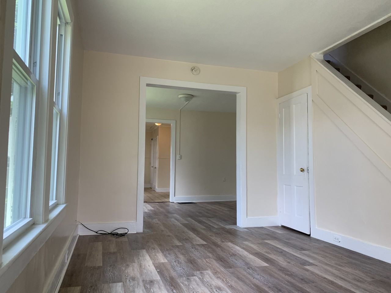 1009 Broad St #L - Photo 6 of 11