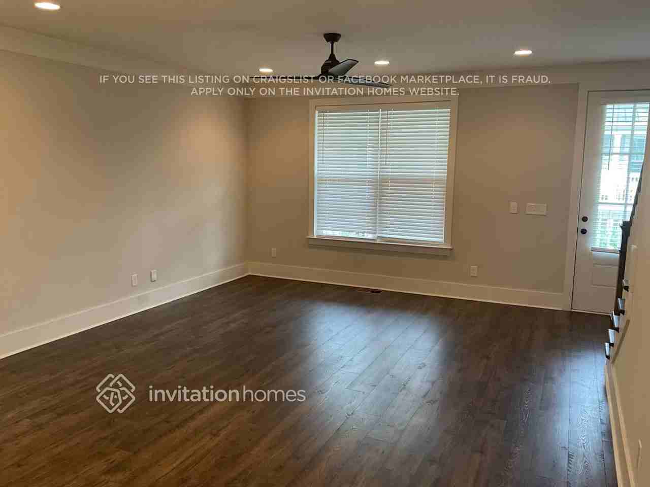 242 Founders Ln - Photo 3 of 18