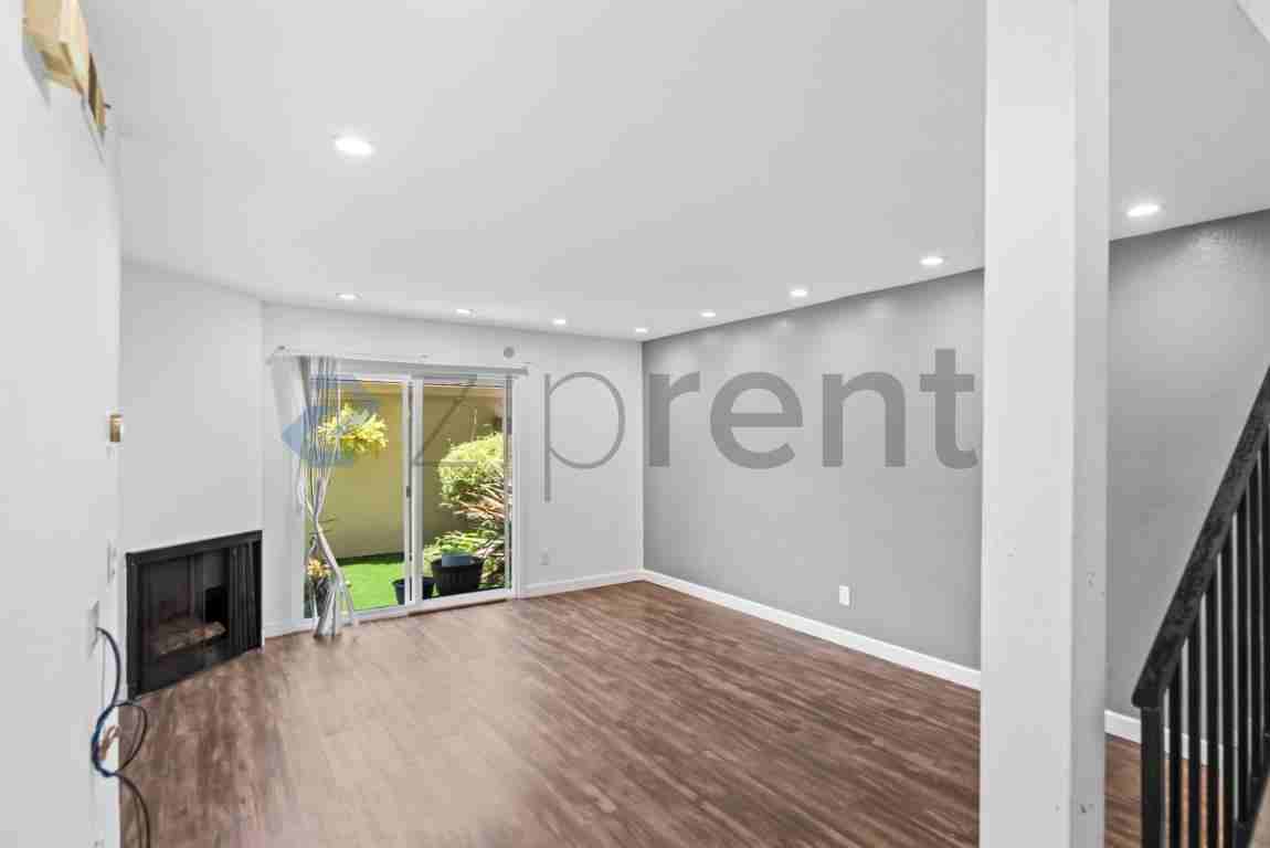 11030 Firethorne Dr - Photo 6 of 34