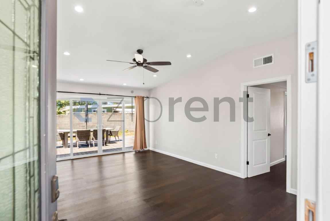 2601 Fordham St - Photo 6 of 26