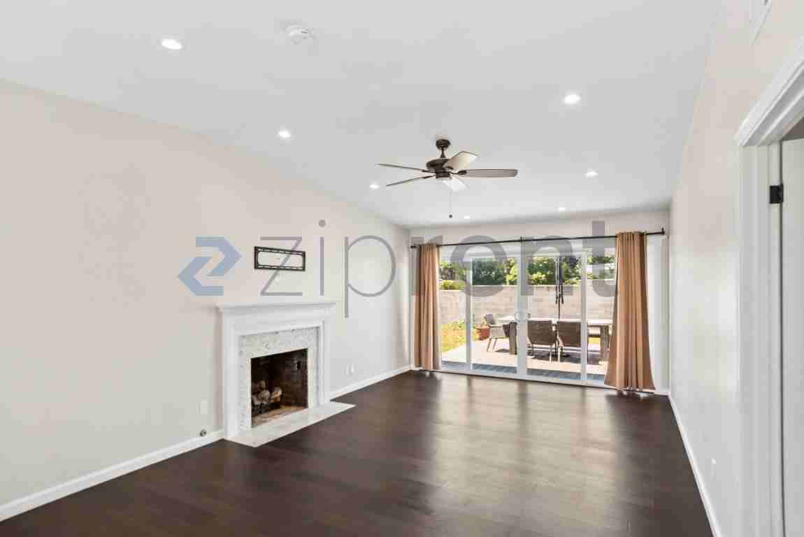 2601 Fordham St - Photo 7 of 26