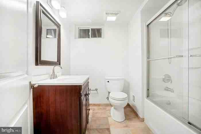 1009 Julian Place - Photo 3 of 7