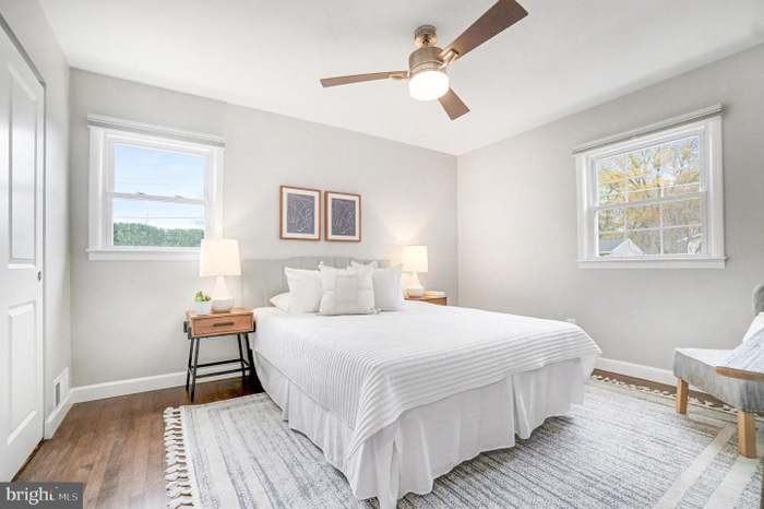1009 Julian Place - Photo 4 of 7