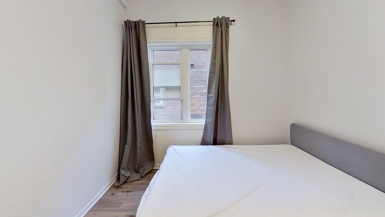 327 Catherine St - Photo 7 of 11