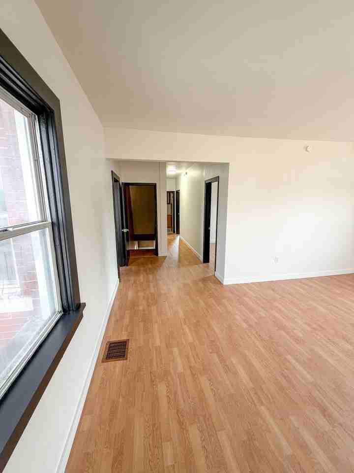 309 N Diamond St #2 - Photo 5 of 11