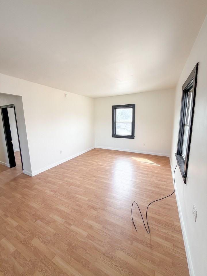 309 N Diamond St #2 - Photo 7 of 11