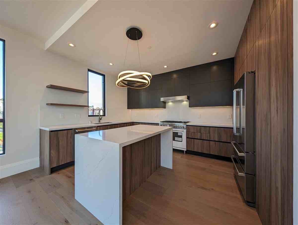 2707 23rd St #3 - Photo 6 of 35