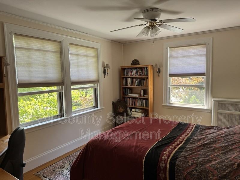 38 Baker Ave - Photo 4 of 39