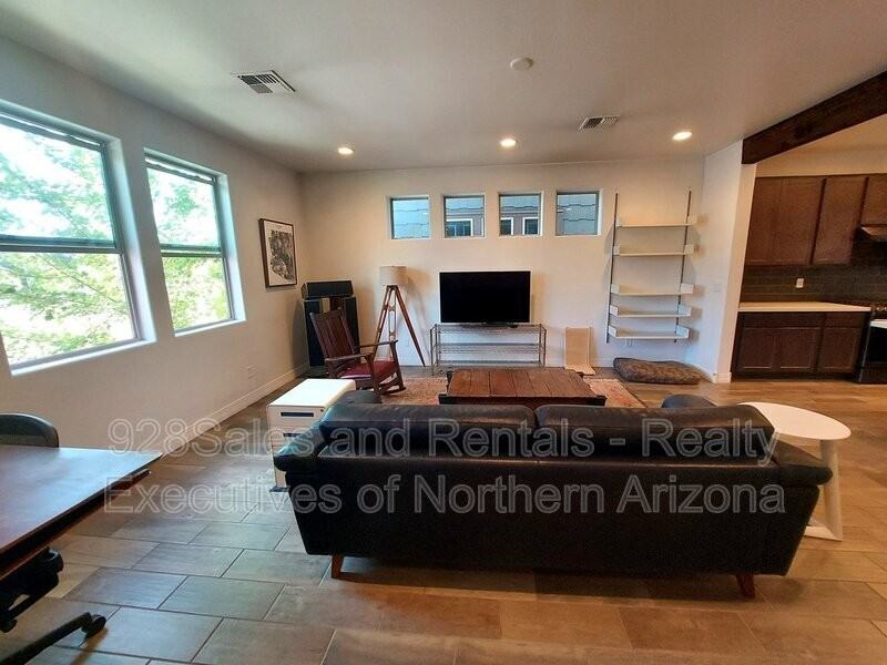 2449 W Bruce Balle Dr - Photo 4 of 21