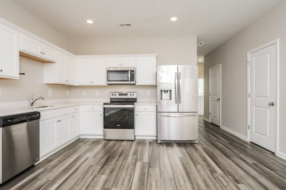 546 Wendell Falls Pkwy - Photo 7 of 17