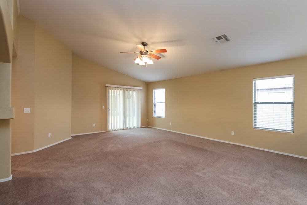 2213 W Saint Charles Ave - Photo 2 of 15