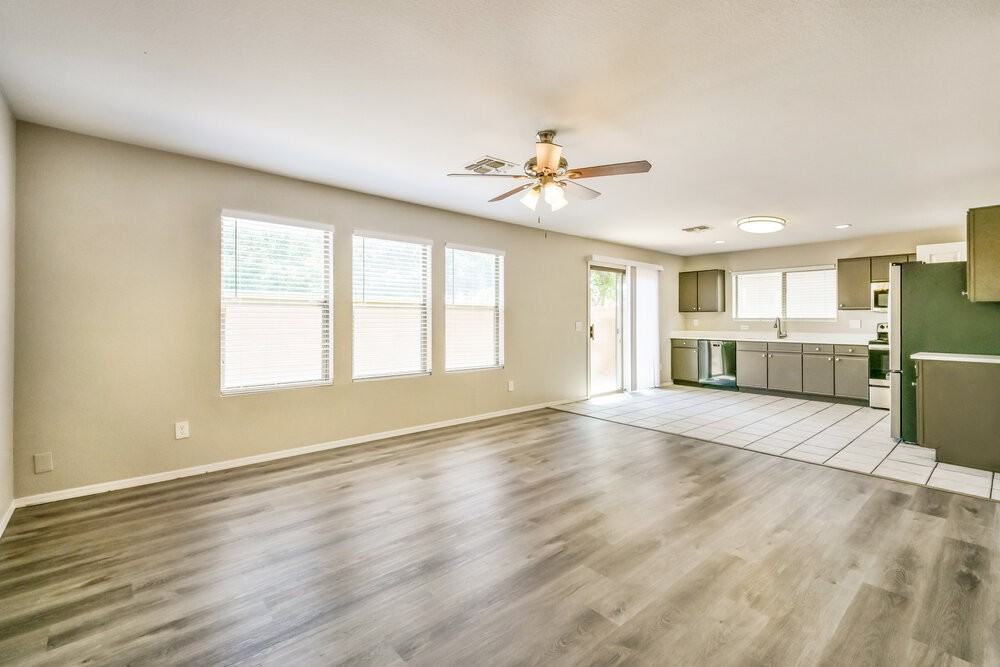 2236 E Spruce Dr - Photo 4 of 17