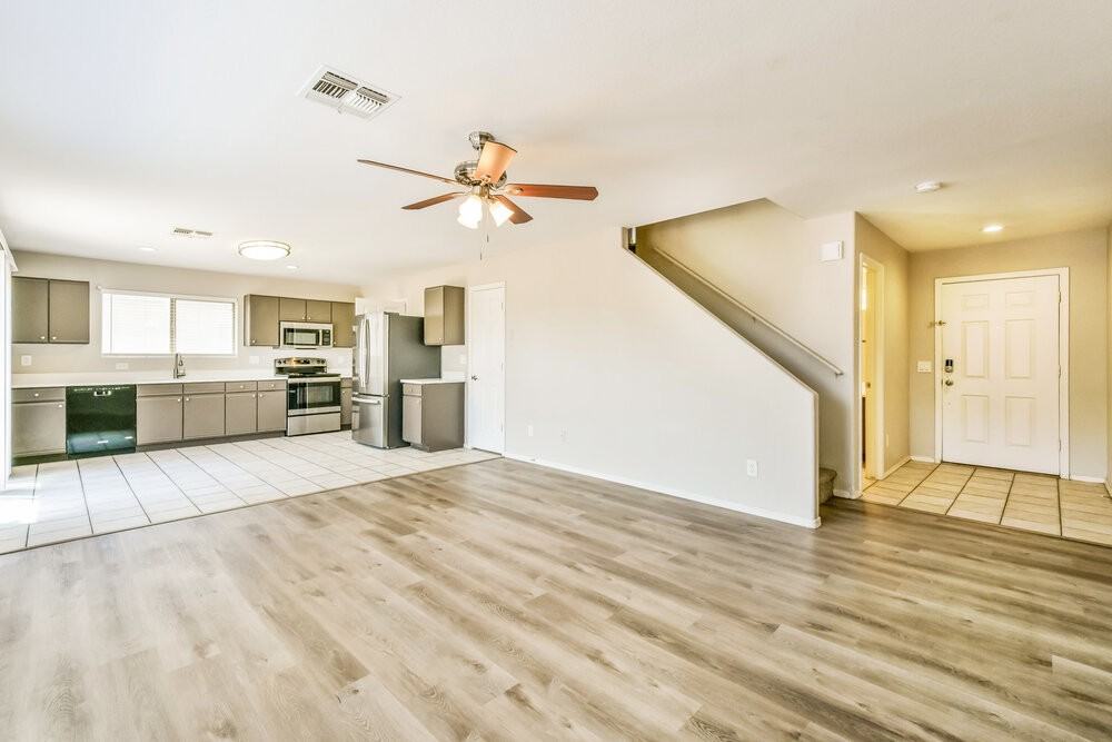 2236 E Spruce Dr - Photo 5 of 17