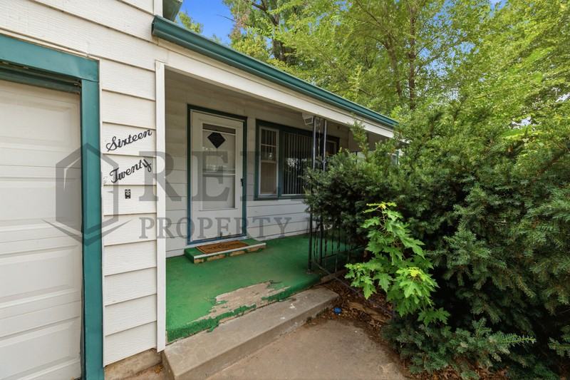 1620 E Selma St - Photo 3 of 47