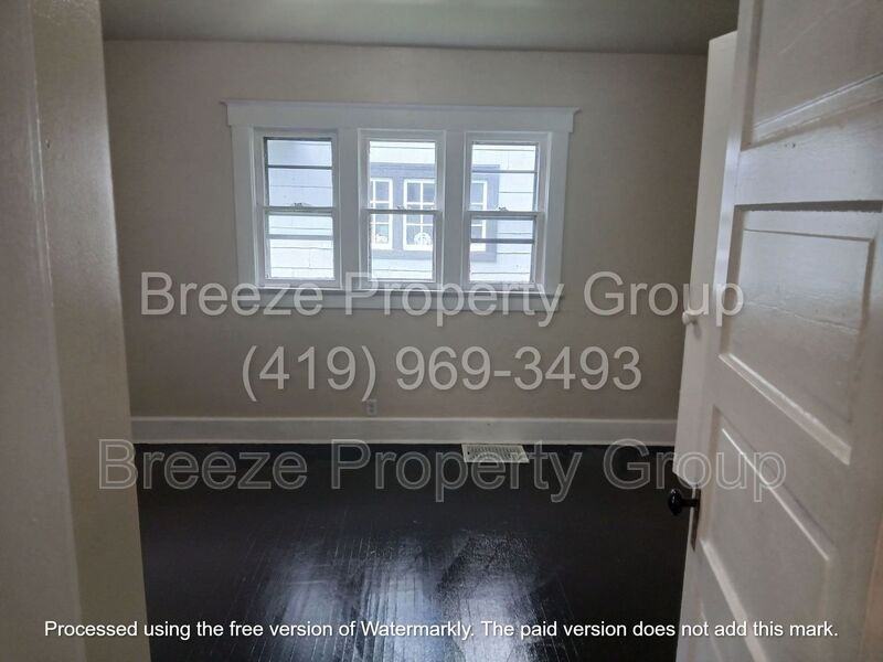 621 N Metcalf St - Photo 3 of 10