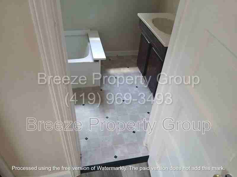 621 N Metcalf St - Photo 4 of 10