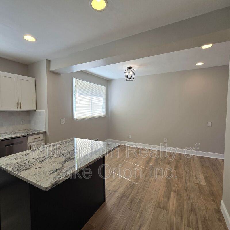 614 E Tennyson Ave - Photo 5 of 35