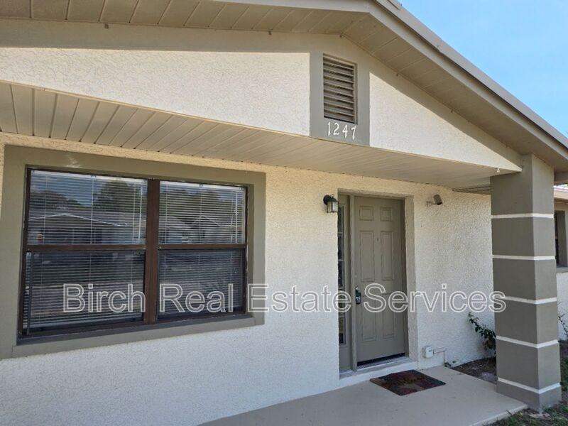 1247 Chelsea Ln - Photo 2 of 13
